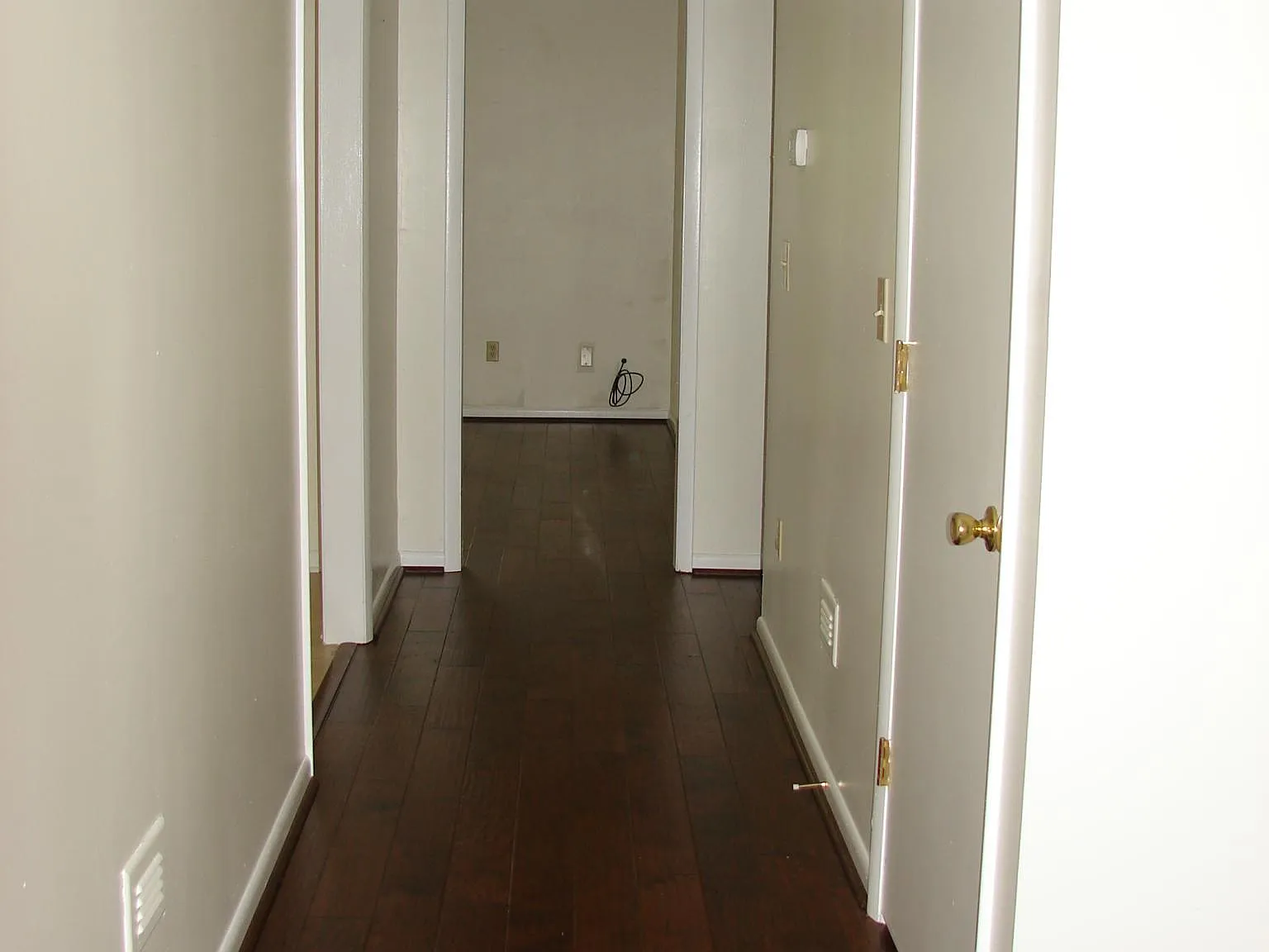 3 bed, 1834 sqft, $1,800 — Photo 2
