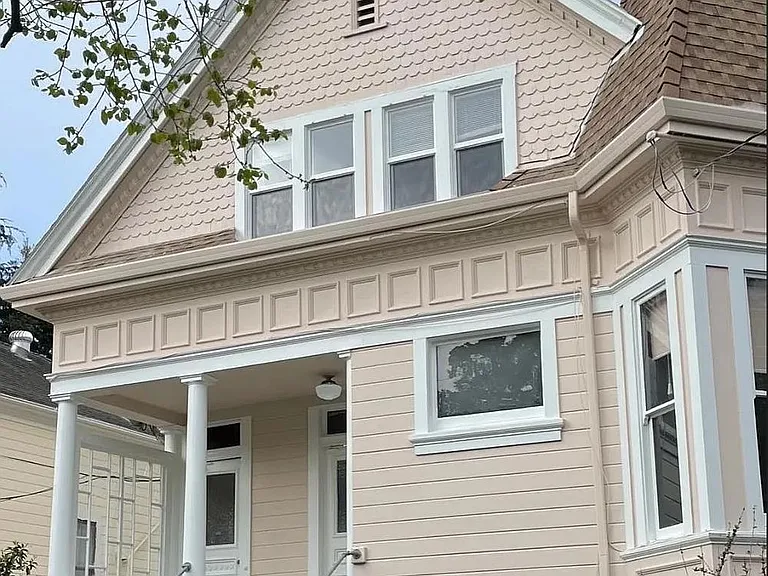 2228 McKinley Ave — Photo 2