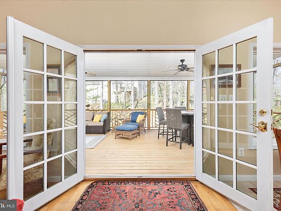 3rd image of 203 Northwood Cir