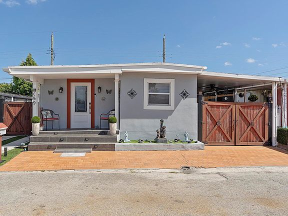 2nd image of 3205 W 16th Avenue