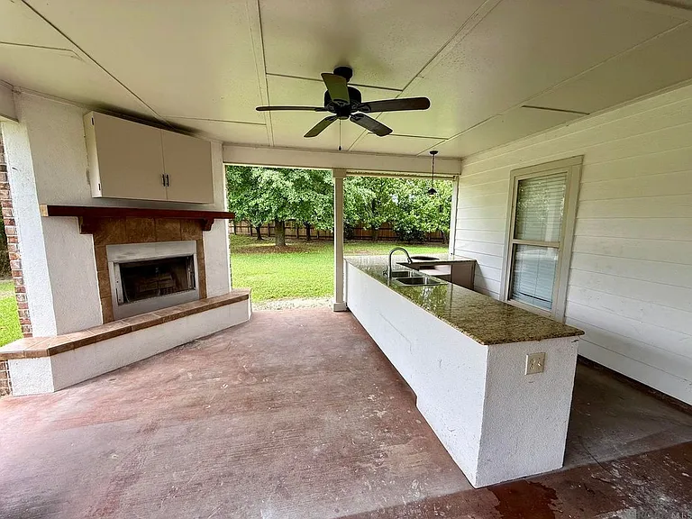 10408 Springtree Ave — Photo 18