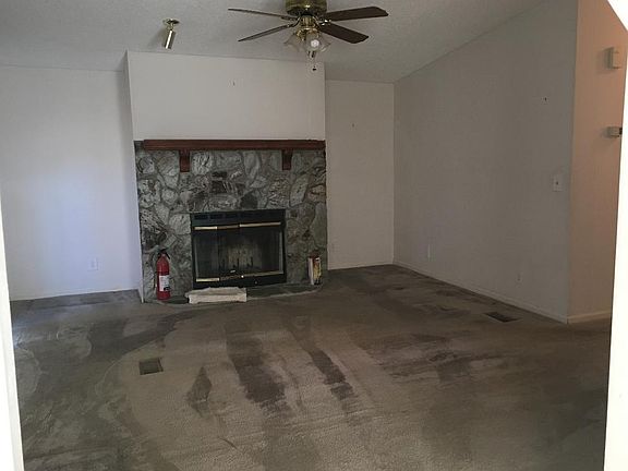 Man cave/2nd lvg .rm