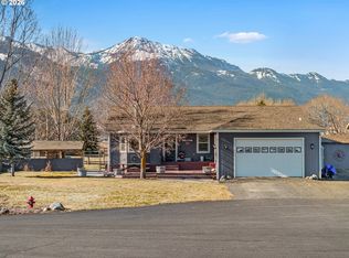 719 N East St, Joseph, OR 97846