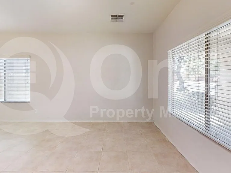 22249 E Calle De Flores — Photo 13