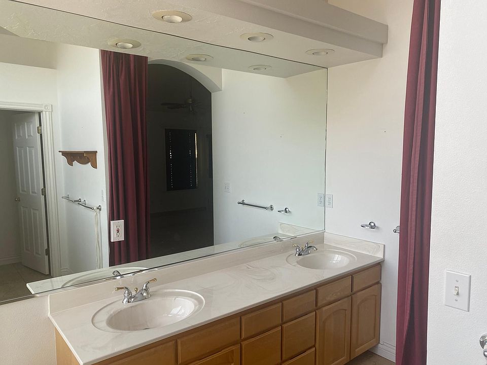 1st image of 3026 S Bloomington Hills Dr