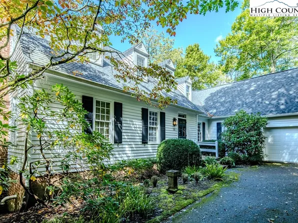 313 Mockingbird Lane, Blowing Rock, NC 28605