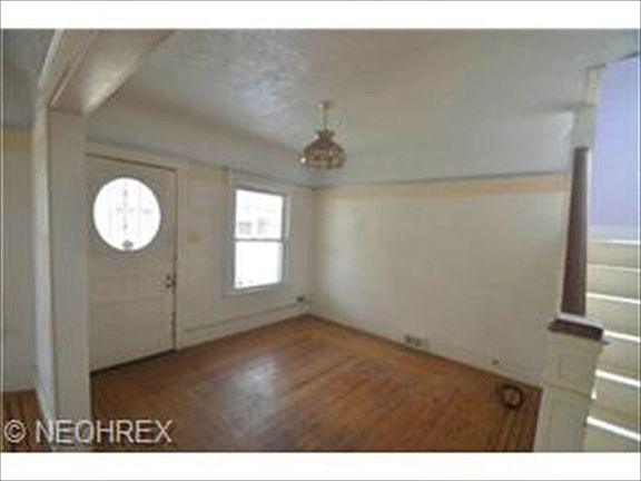 3rd image of 1428 E 95th St