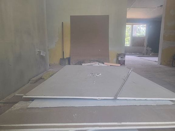 4th image of 3914 White Tail Cir