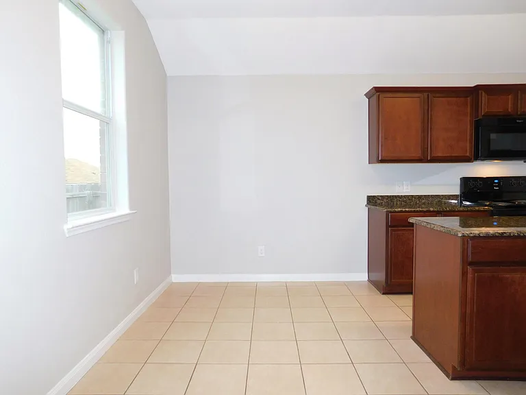 101 Kincaid Dr — Photo 7