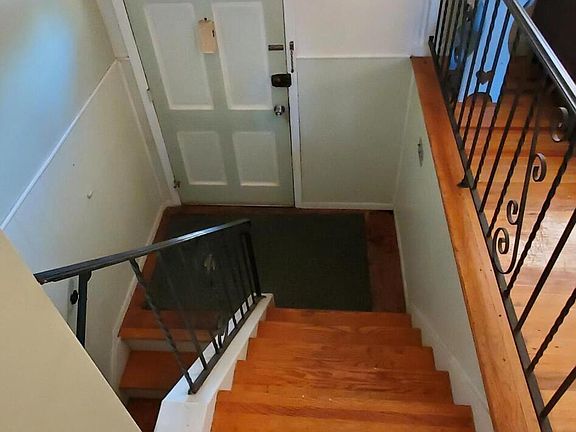 5th image of 1056 Juniper Place
