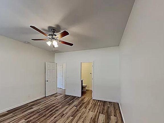4th image of 867 W Basswood Ave