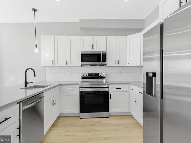 919 N 15th St #3 — Photo 2