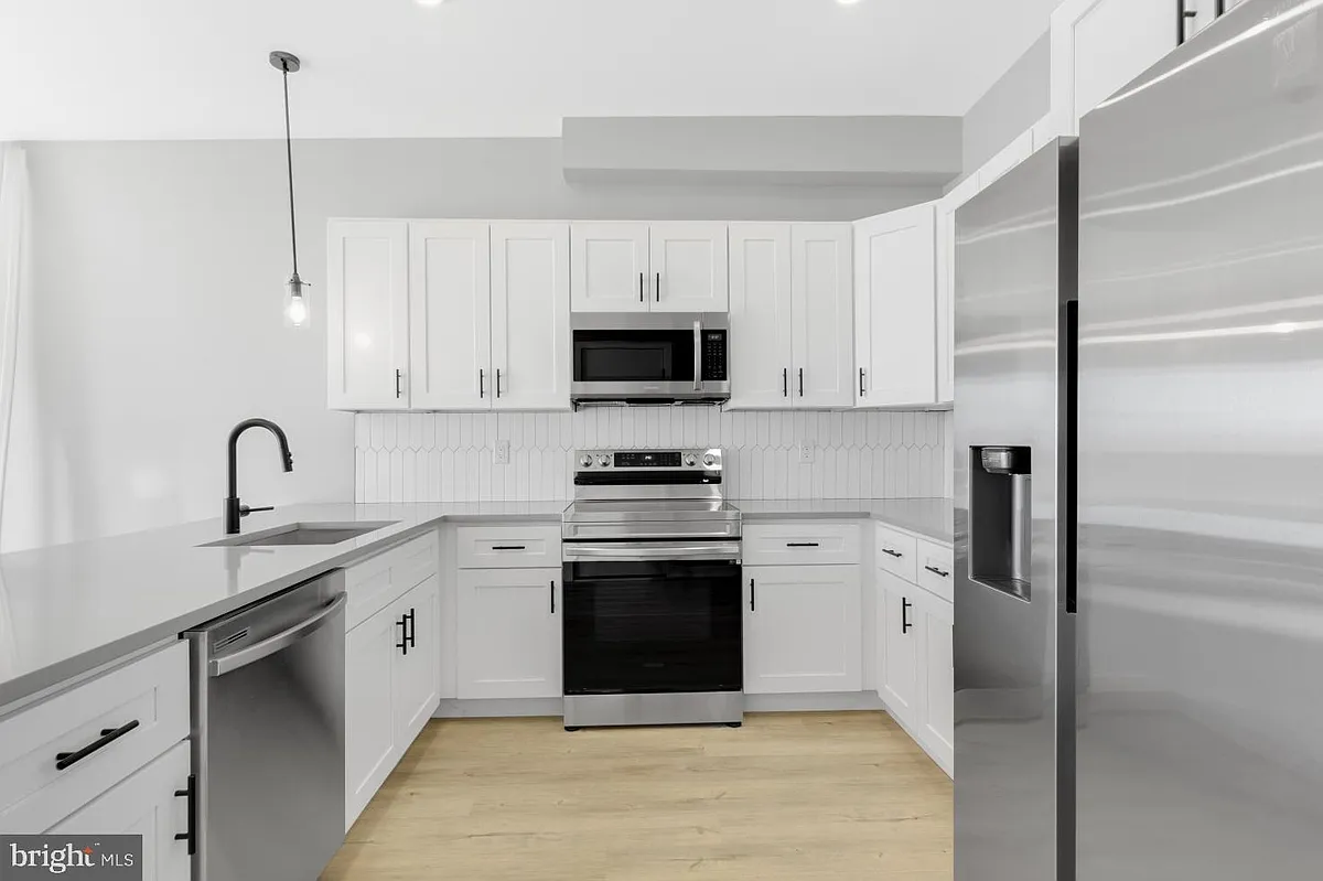 Building Photo - 919 N 15th St #3