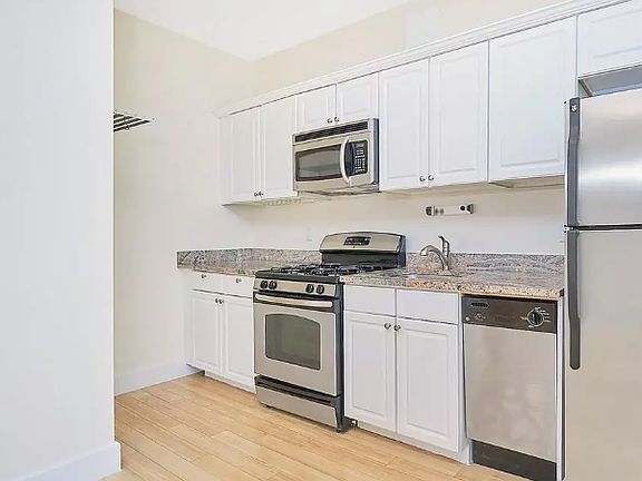 2nd image of 71 Ocean Pkwy APT 5E