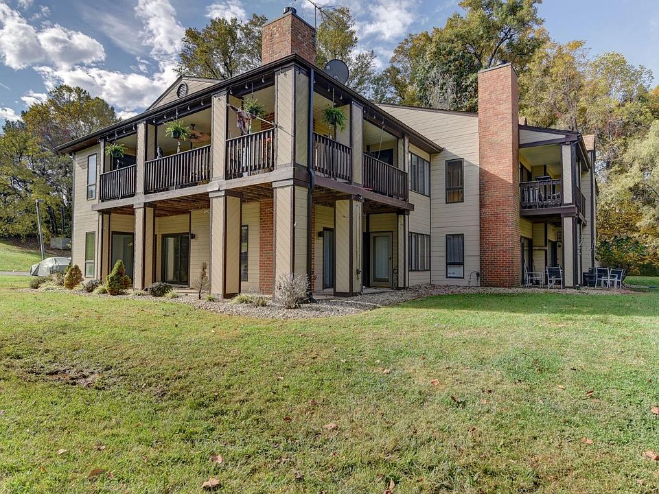 1st image of 204 Manor Dr