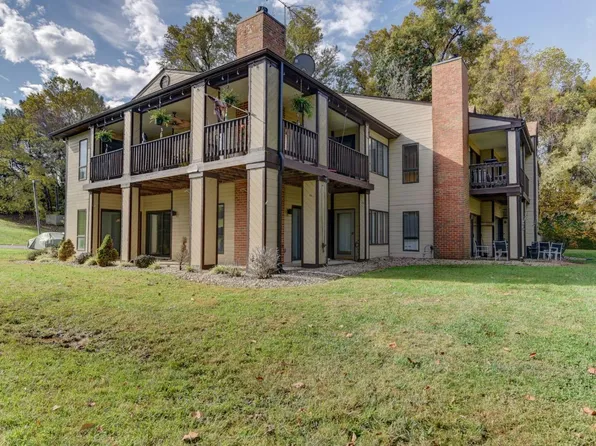 204 Manor Dr, Forest, VA 24551