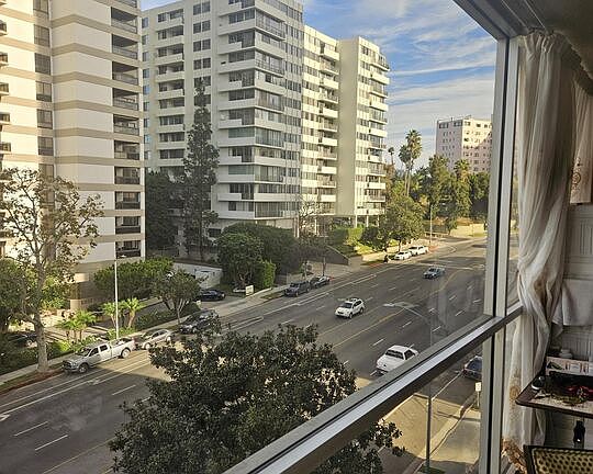 4th image of 10450 Wilshire Blvd Unit 5G
