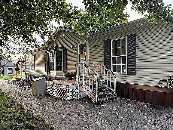 1st image of 601 W Walnut St