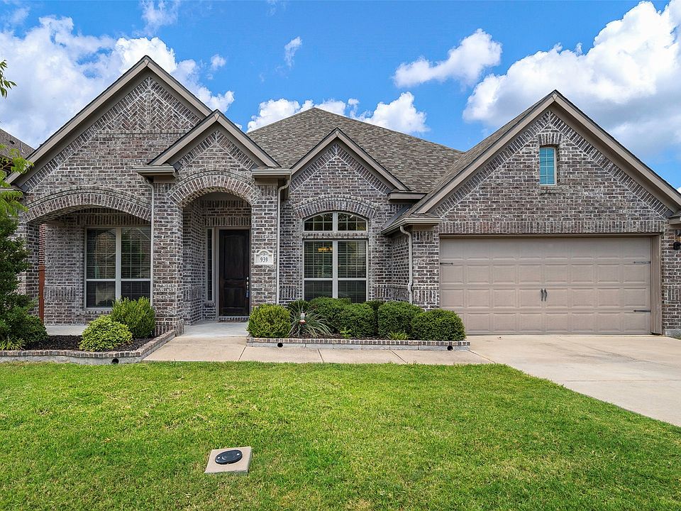 1st image of 939 Bentley Dr