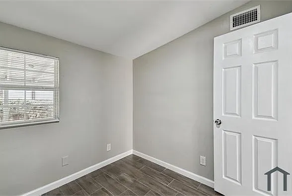 10625 Bay Hills Cir — Photo 17
