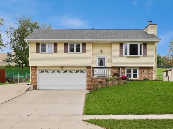 4806 Wakonda Dr, Norwalk, IA 50211