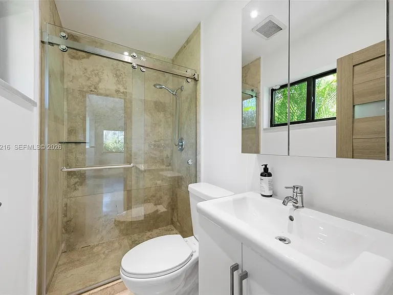 2180 NE 191st Dr — Photo 11