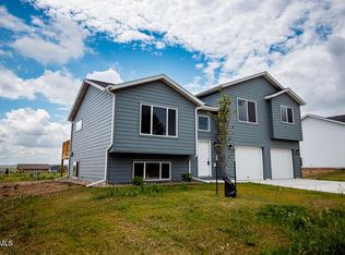 3209 10th Ave NE, Watford City, ND 58854