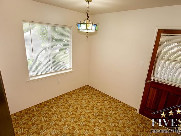 5th image of 1021 Radcliffe Ave