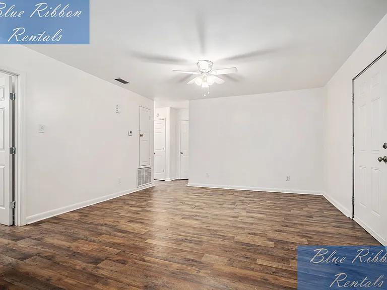 2712 Moot Ave — Photo 8