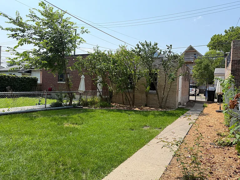 2036 N Sawyer Ave #2 — Photo 23