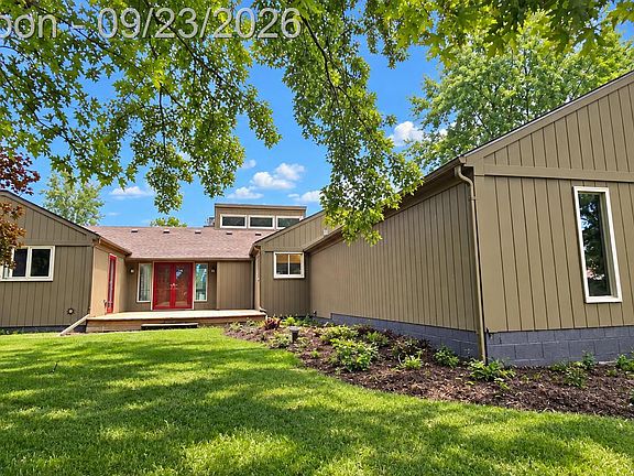 5th image of 15681 Arnold Rd