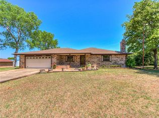 21935 Faye Ln, Harrah, OK 73045