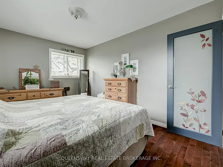 14 Webb St E — Photo 14