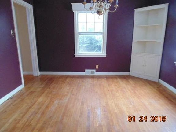 4th image of 513 Delano Ave