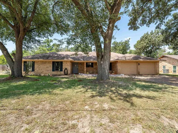 2814 Pineview Dr, Tyler, TX 75704