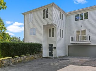 166 Forest St UNIT 166, New Canaan, CT
