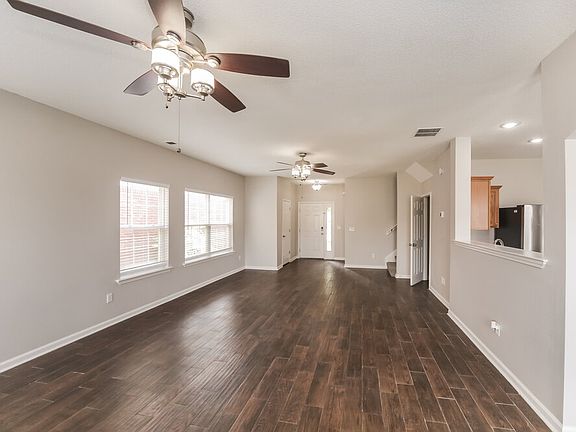 4th image of 7310 Green Ash Dr