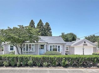 6 Woodbine St, Riverside, RI 02915