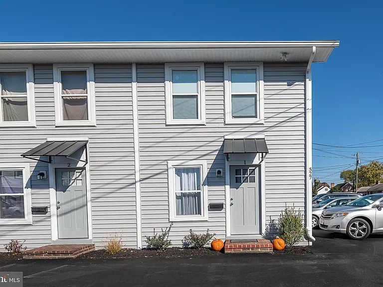 527 Gray Ave #1 — Photo 1