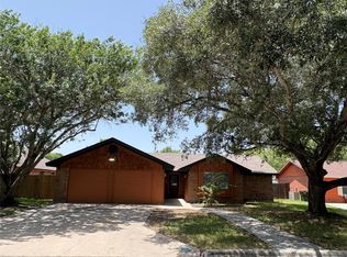 1009 Bowie St, Lockhart, TX 78644
