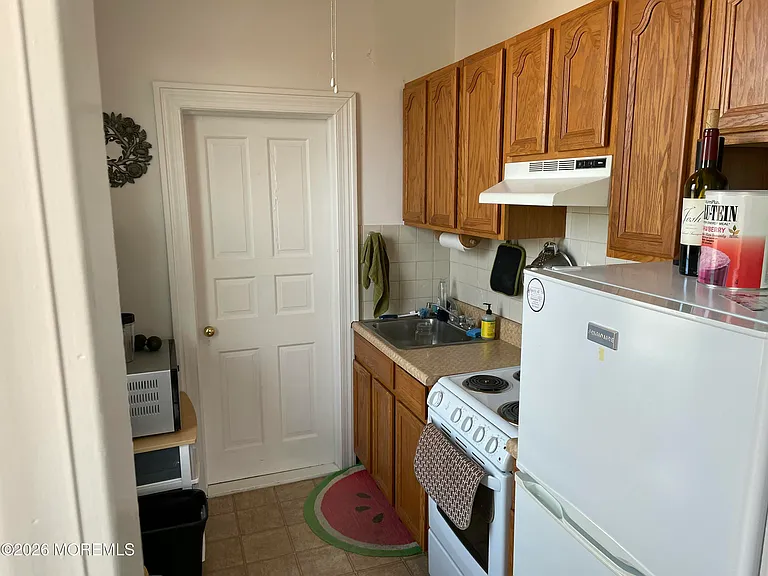 400 Asbury Ave #4 — Photo 4