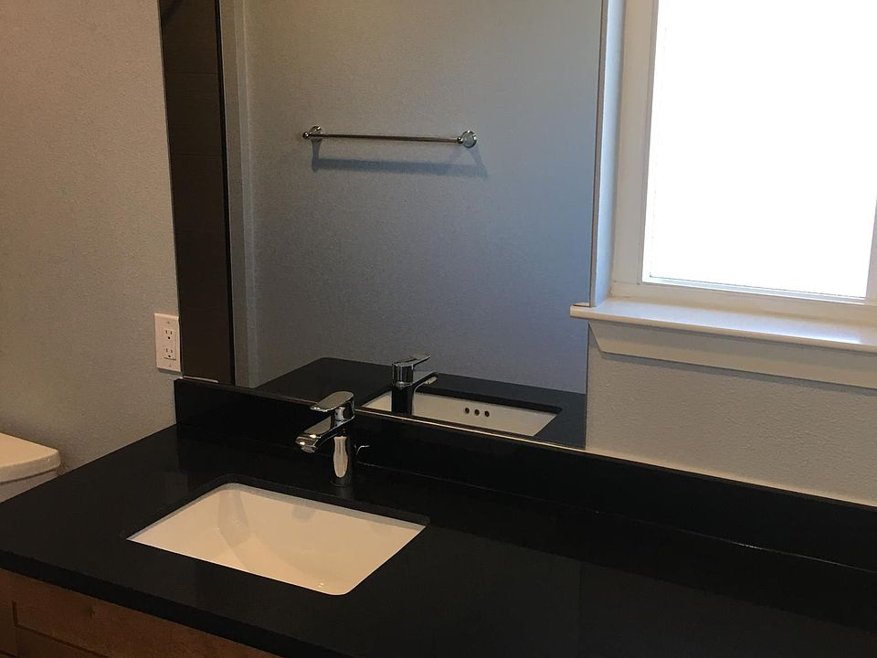1st image of 650 Kirkland Dr APT 6