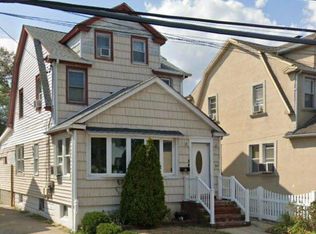 32 East Ave, Valley Stream, NY 11580