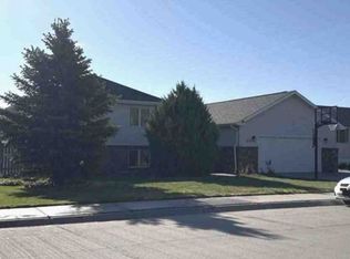 970 7th St, Gering, NE 69341