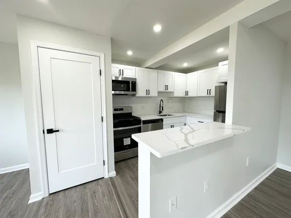 Kings Park Plaza Apartments