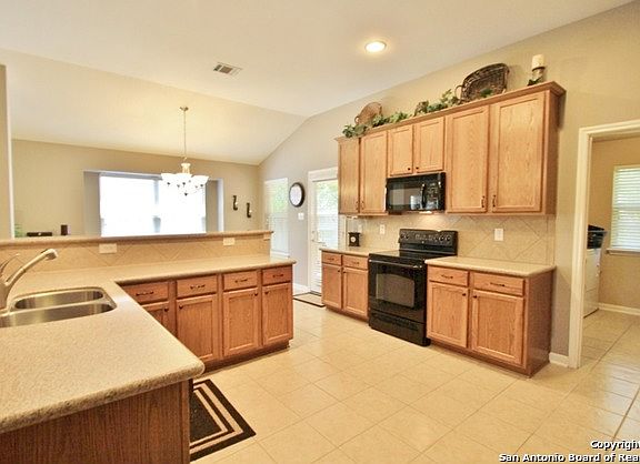 4th image of 7807 Lacey Oak Cv