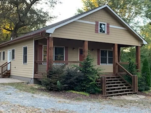 92 Asbury St, Epworth, GA 30541