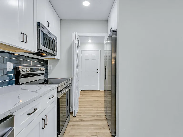 13 Oxford Ct — Photo 11