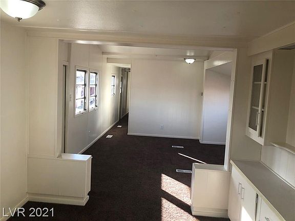 4th image of 2249 Glenwood Ln