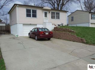 2318 Emiline St, Bellevue, NE 68147